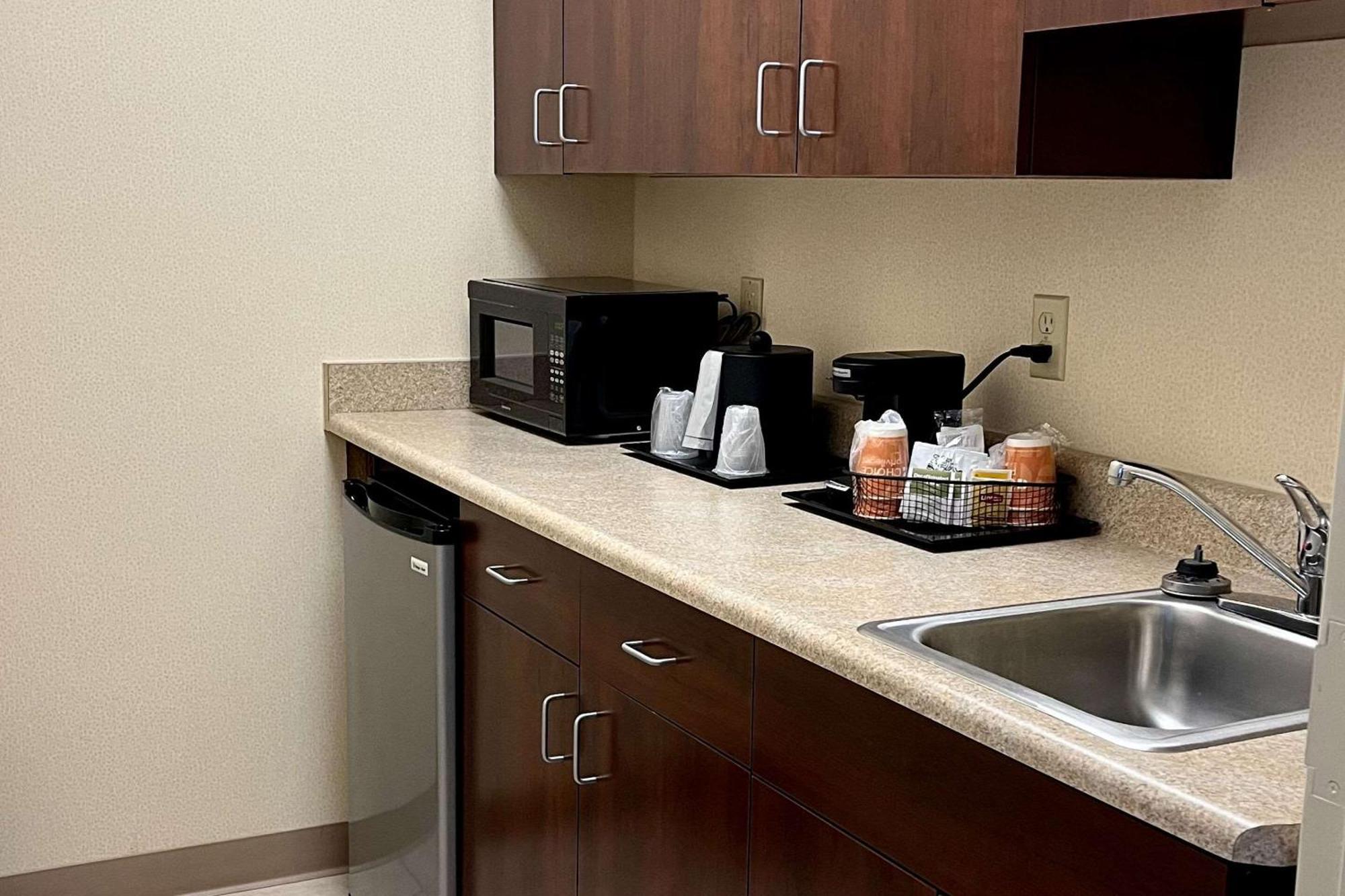 Quality Inn & Suites Prestonsburg Next To Mountain Arts Center Luaran gambar