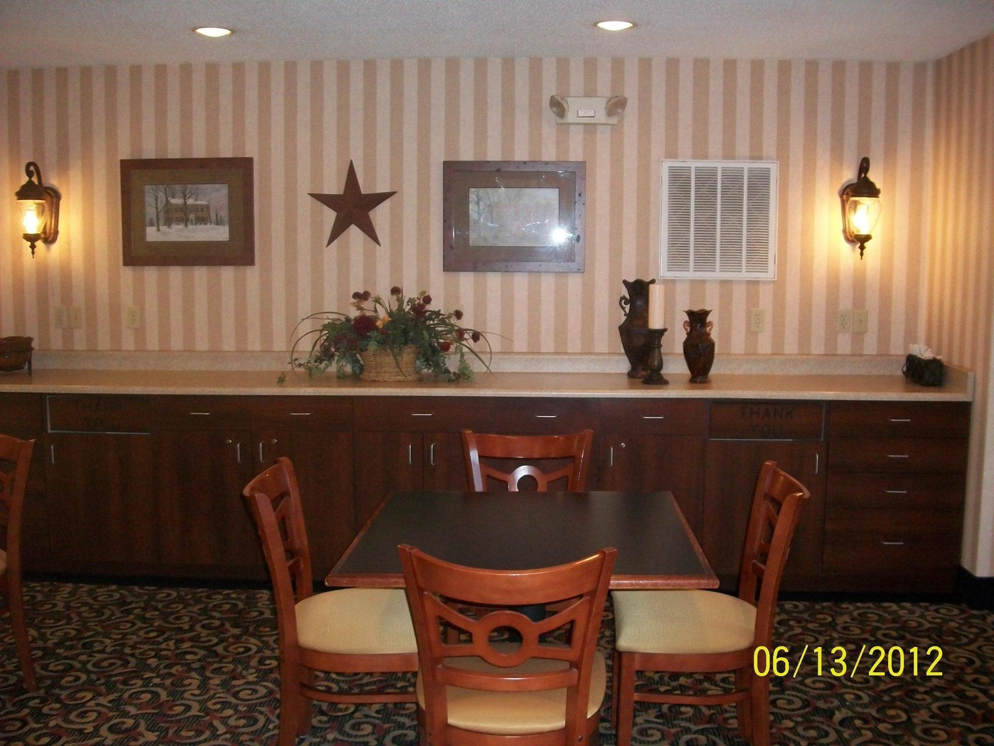 Quality Inn & Suites Prestonsburg Next To Mountain Arts Center Luaran gambar