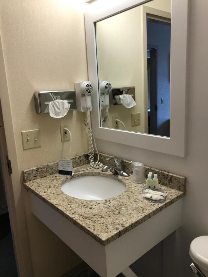 Quality Inn & Suites Prestonsburg Next To Mountain Arts Center Luaran gambar